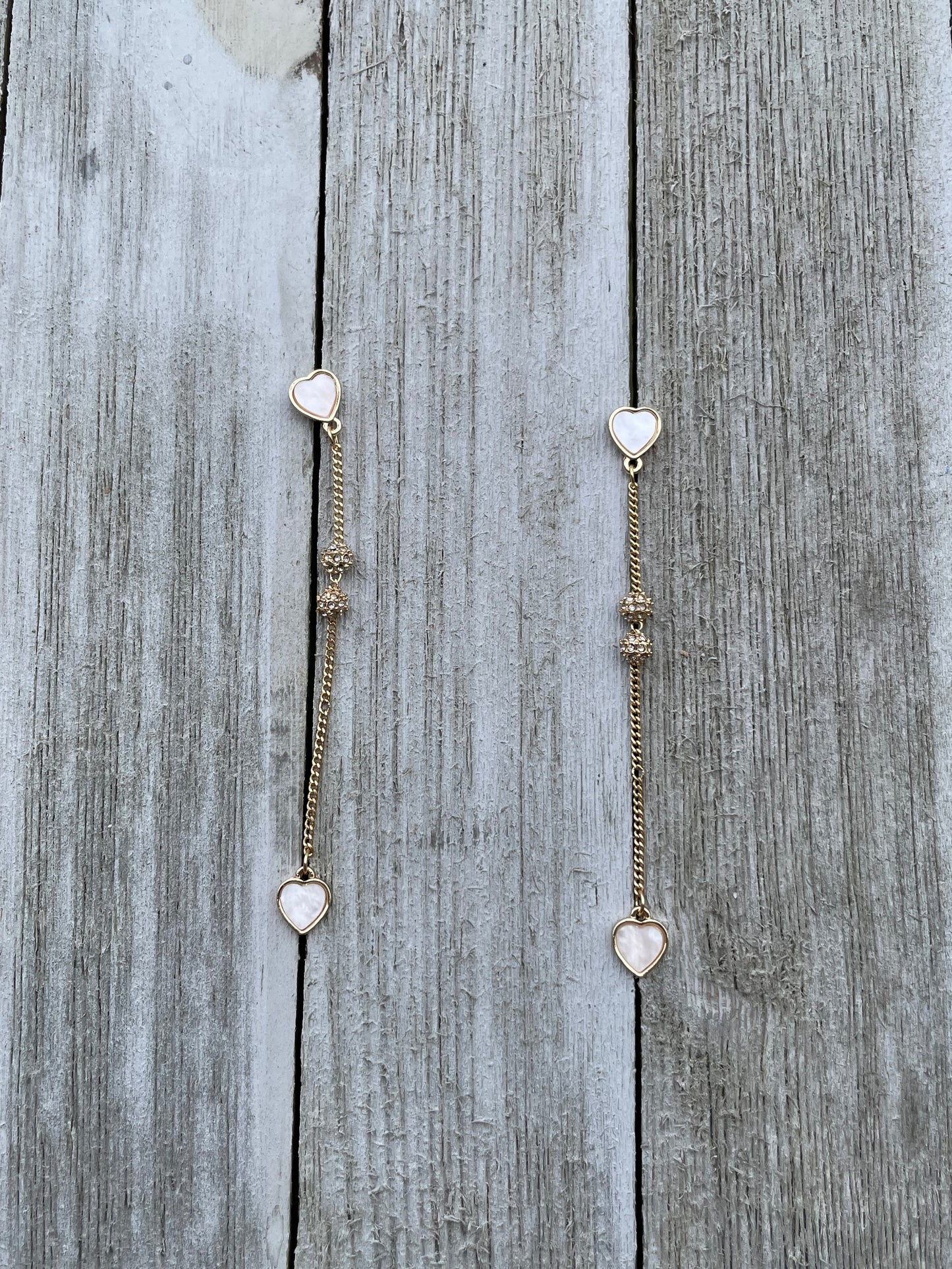 Corazón Dangly Earrings
