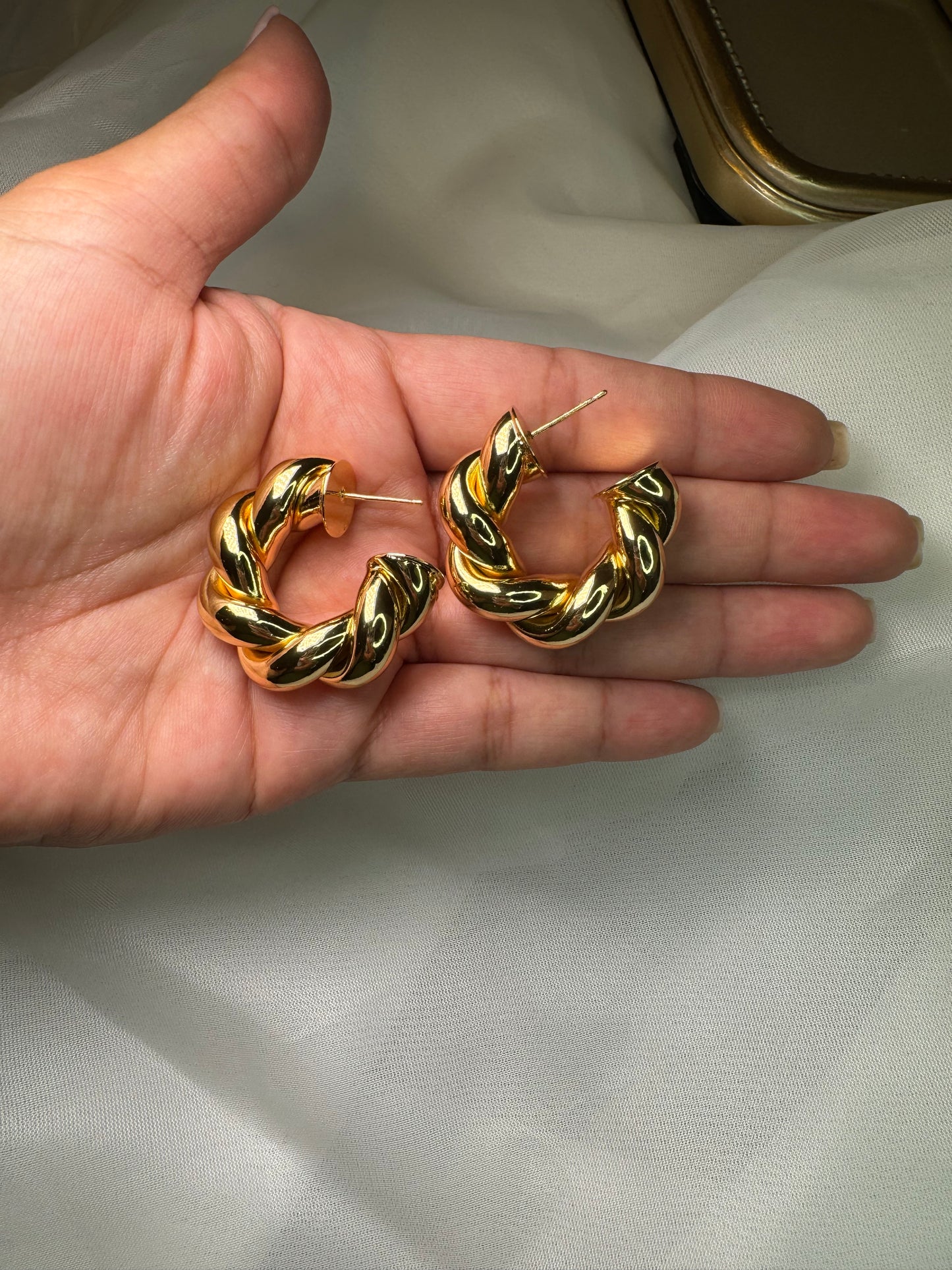 Julia Twist Hoops