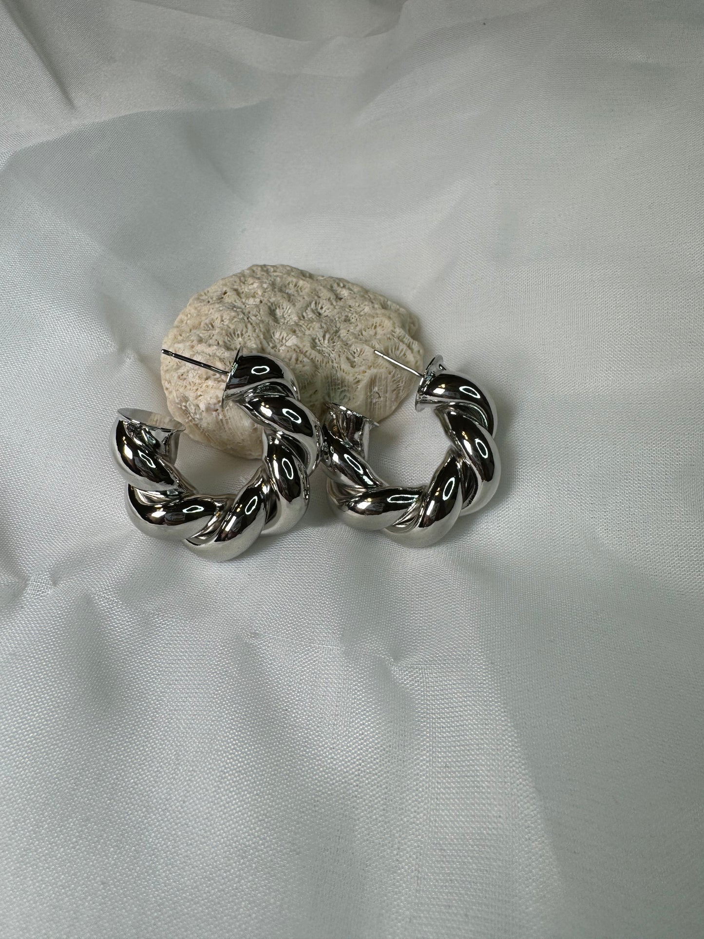 Julia Twist Hoops
