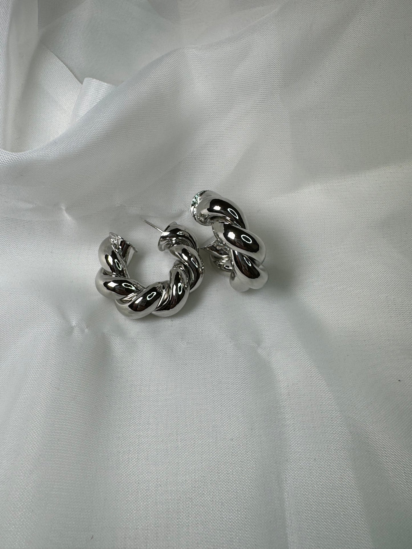 Julia Twist Hoops