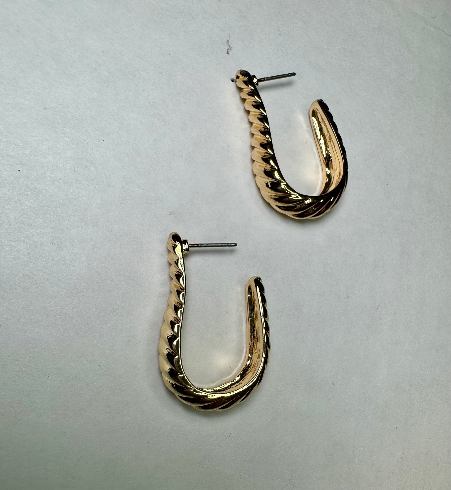 Lola Oval Hoops