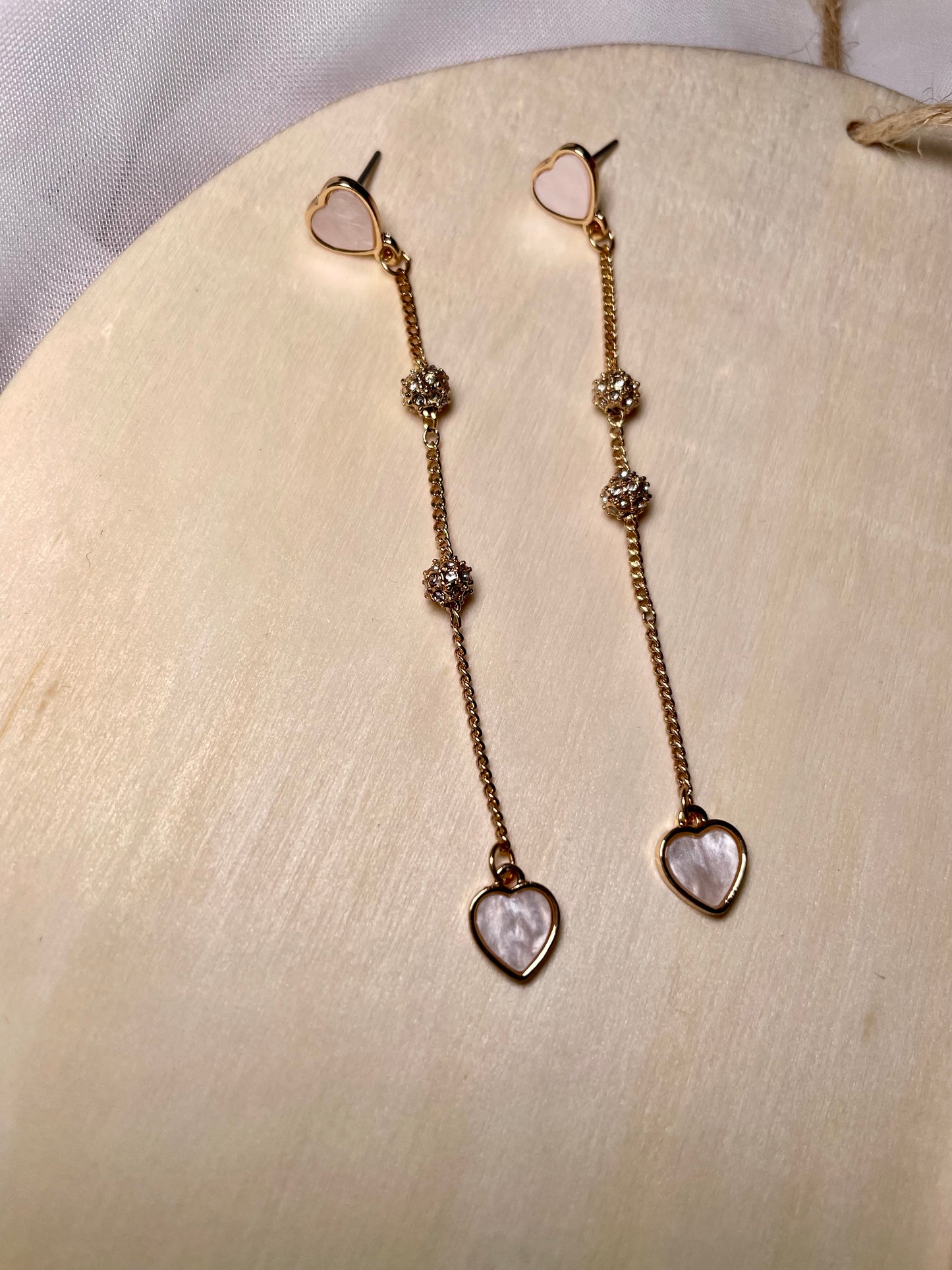 Corazón Dangly Earrings