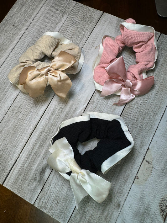 Robin Bow Scrunchies
