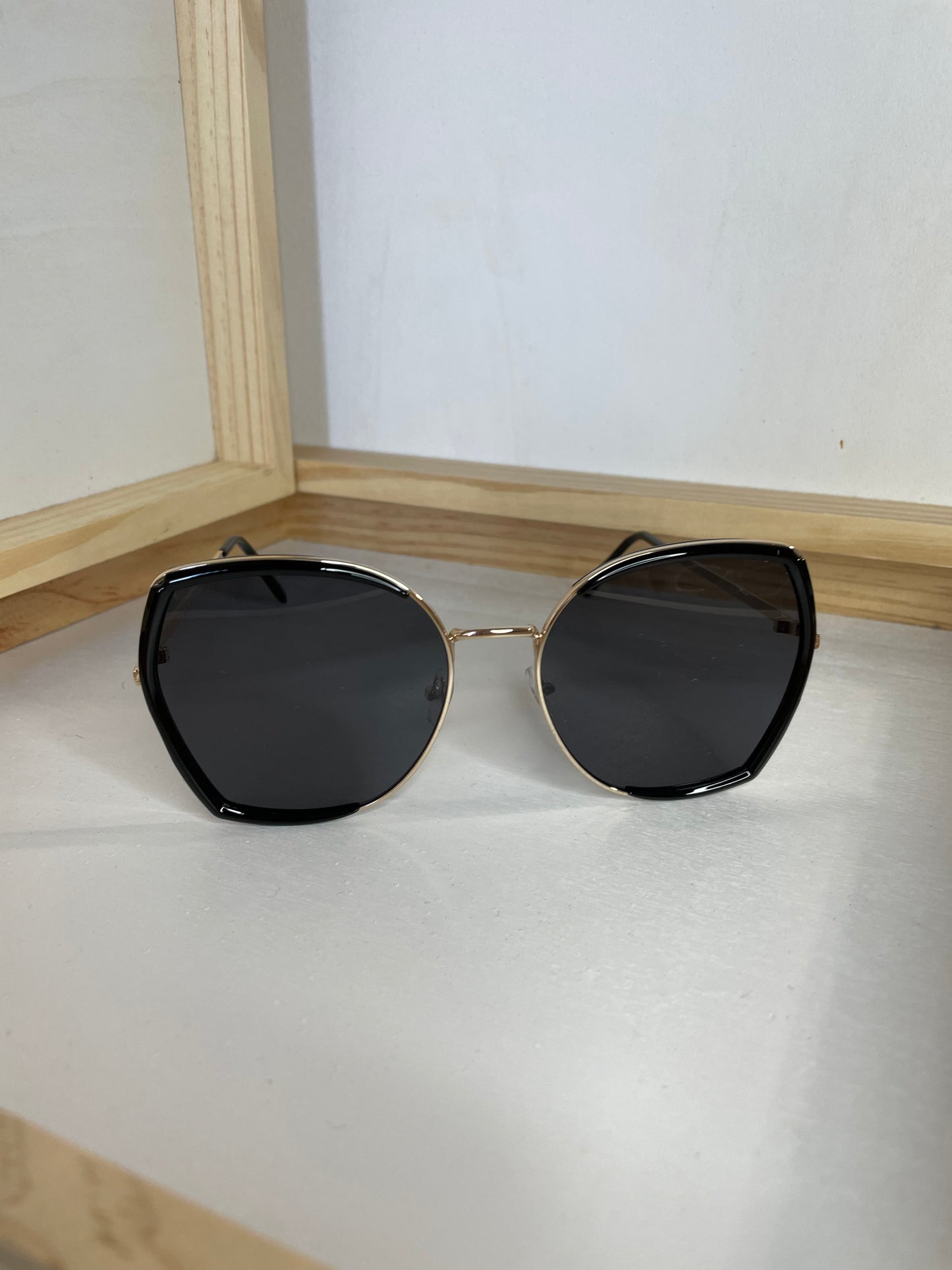 Roxane Sunnies (Black)